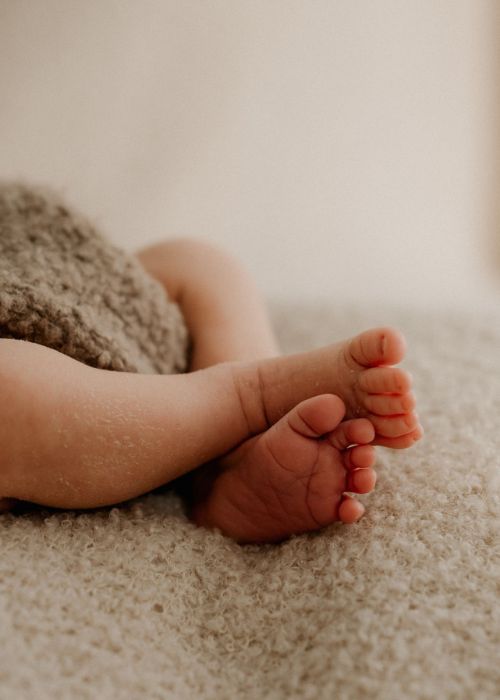 Pakete Preise2 Fotografie Preise für Newbornshootings – liebevolle Detailaufnahme von Babyfüßen