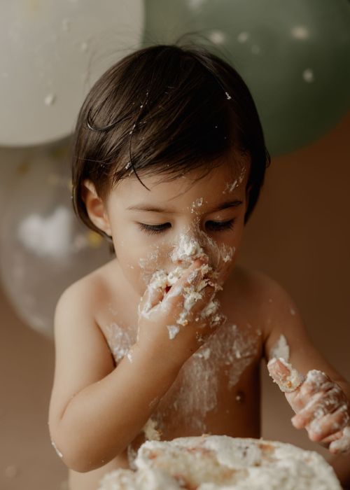 Pakete Preise6 Fotografie Preise für Kindergeburtstag und Cake-Smash – verspieltes Shooting mit Torte